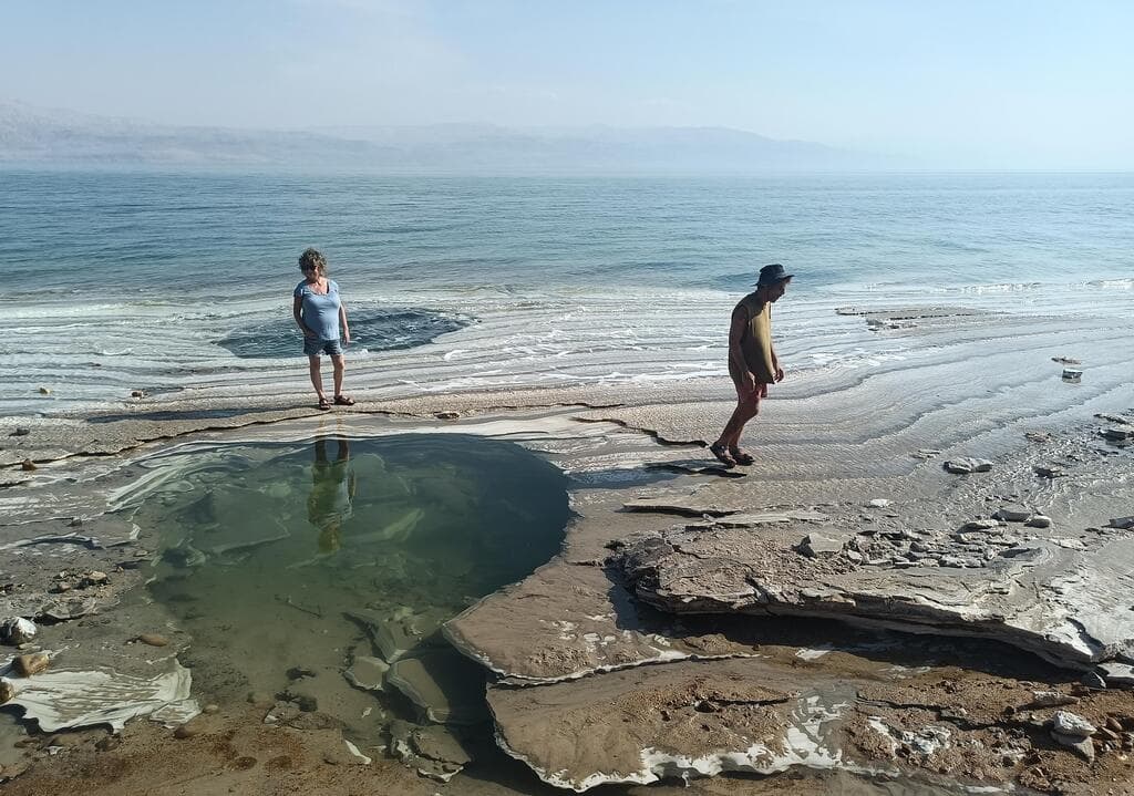 תופעה גיאולוגית מהממת. בולענים בים המלח