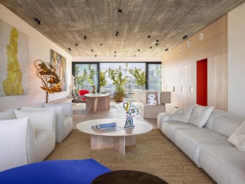 220 מ"ר ועוד 120 מ"ר של מרפסות הפונות לנוף אורבני ולים