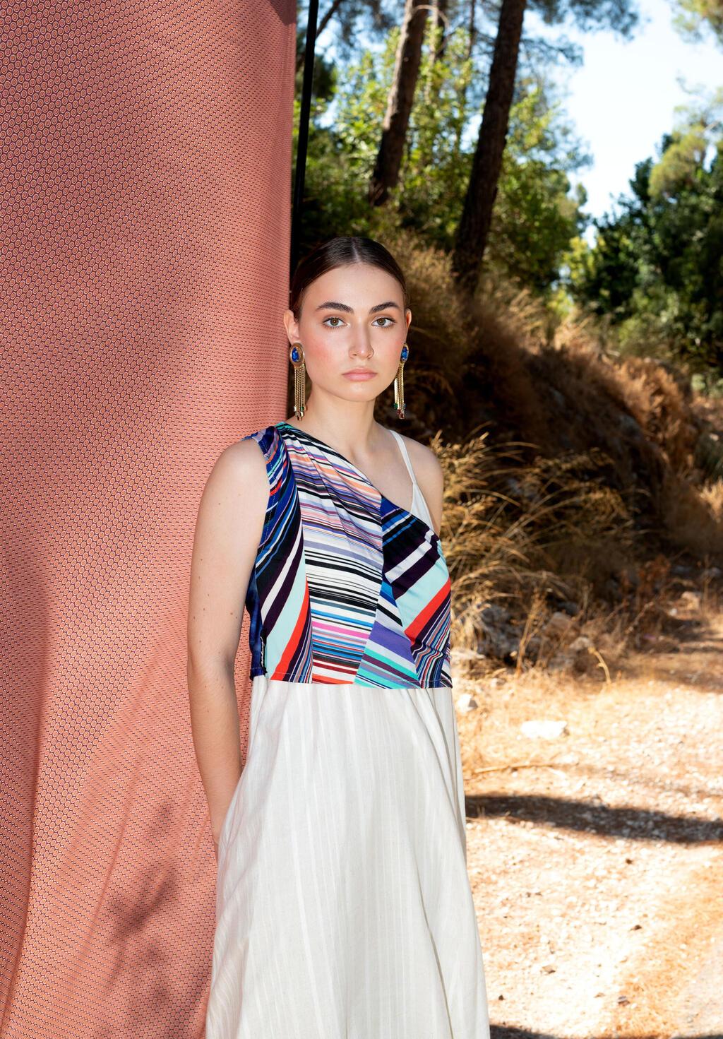 "אני נוסעת לבקר את המשפחה באוקראינה כמה פעמים בשנה. אני גם ממשיכה לתפור שם" (צילום: Danielle Liberman) קולקציית PEREH בעיצוב מריאנה נזרוק למותג MARY'N