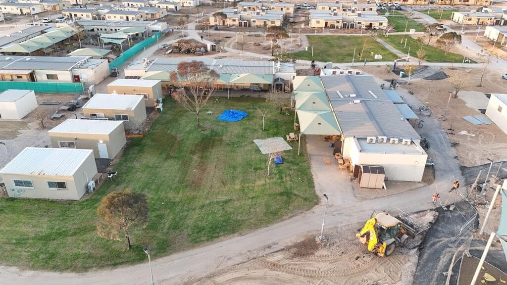 שכונת תושבי בארי בקיבוץ חצרים