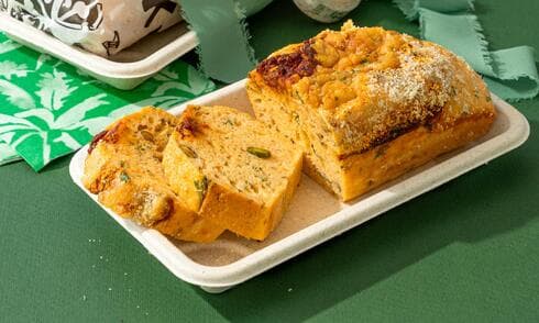 לחם עגבניות-פיסטוק מהיר