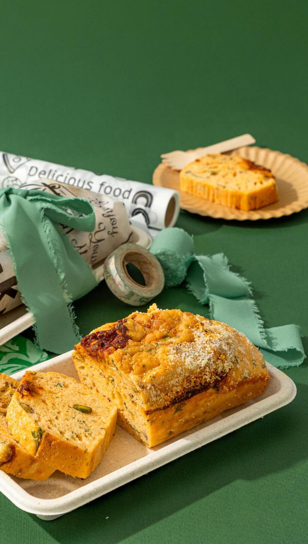 לחם עגבניות-פיסטוק מהיר