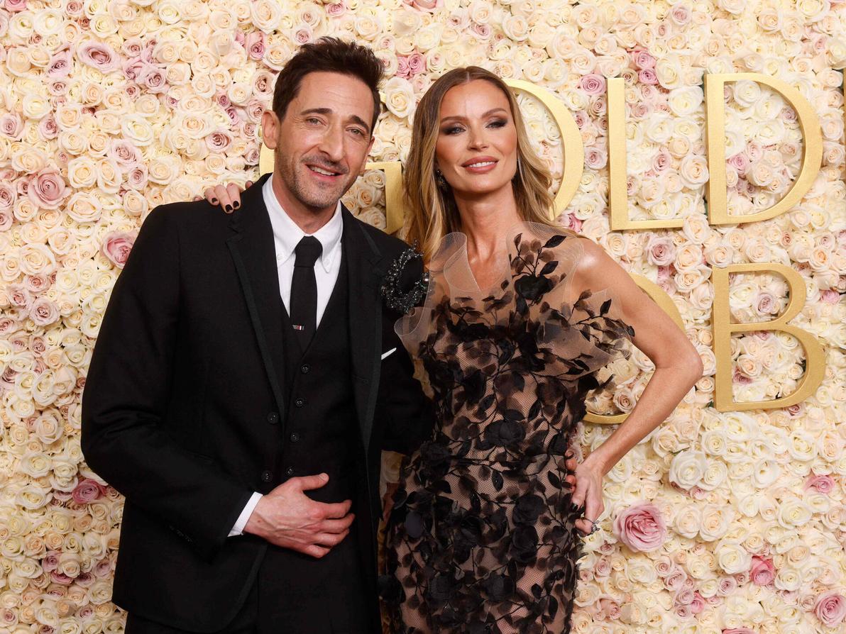 ג'ורג'ינה צ'פמן ואדריאן ברודי בטקס גלובוס הזהב, 2025