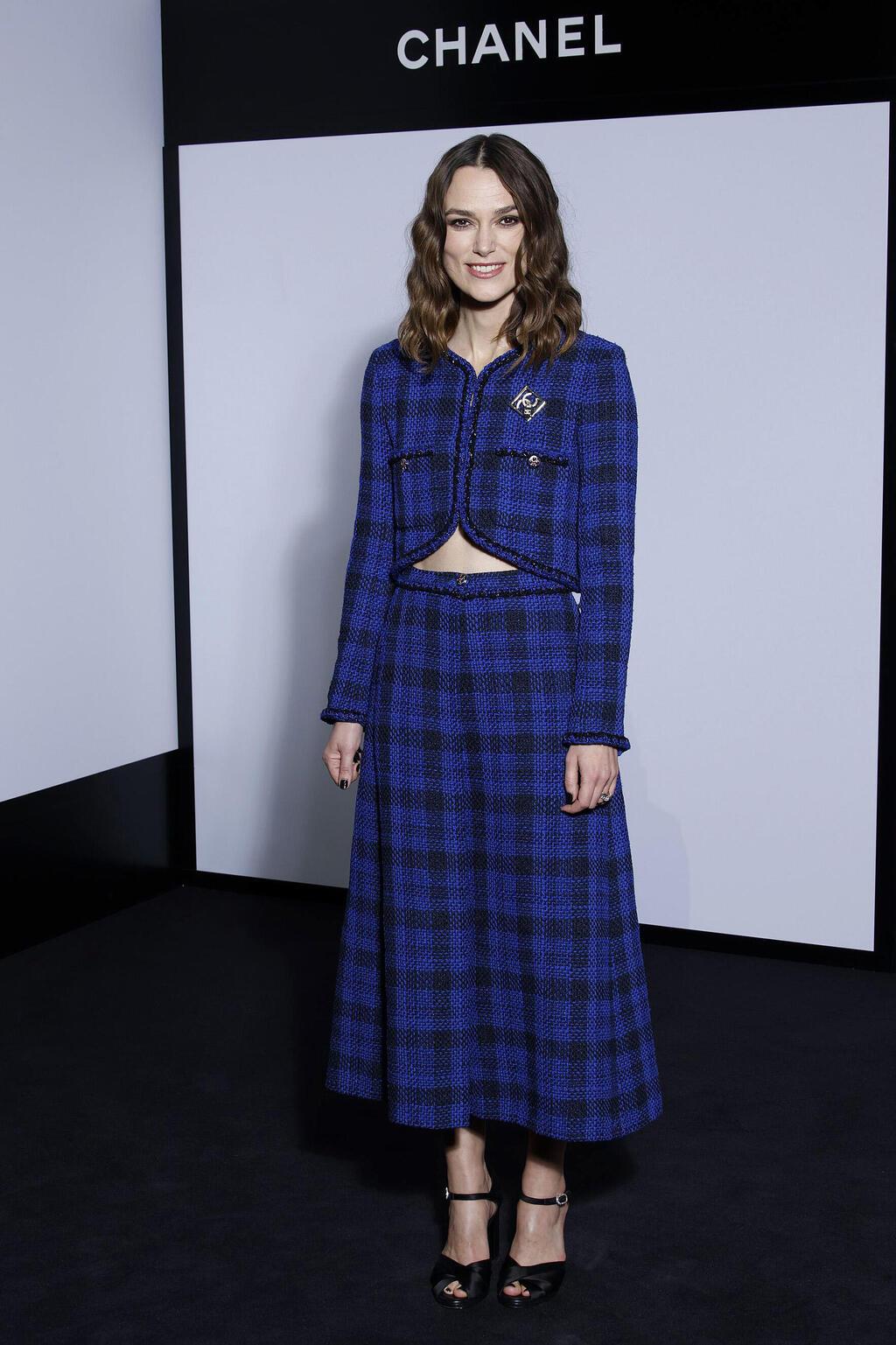בתערוכת בישום של שאנל בפריז, 2022 (צילום: Julien M. Hekimian/Getty Images For Chanel) קירה נייטלי בתערוכת בישום של שאנל בפריז, 2022