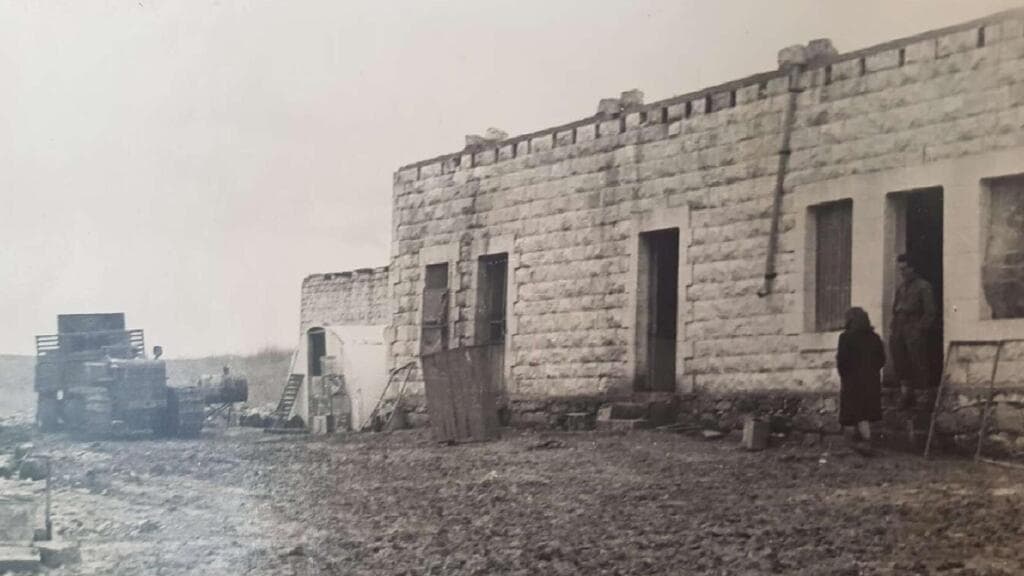 בית האבן, קיבוץ רגבים