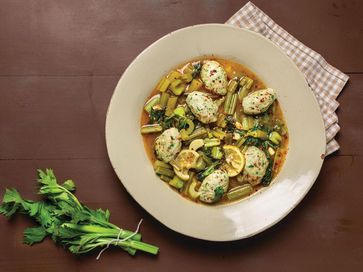 קציצות דגים ברוטב סלרי ולימון