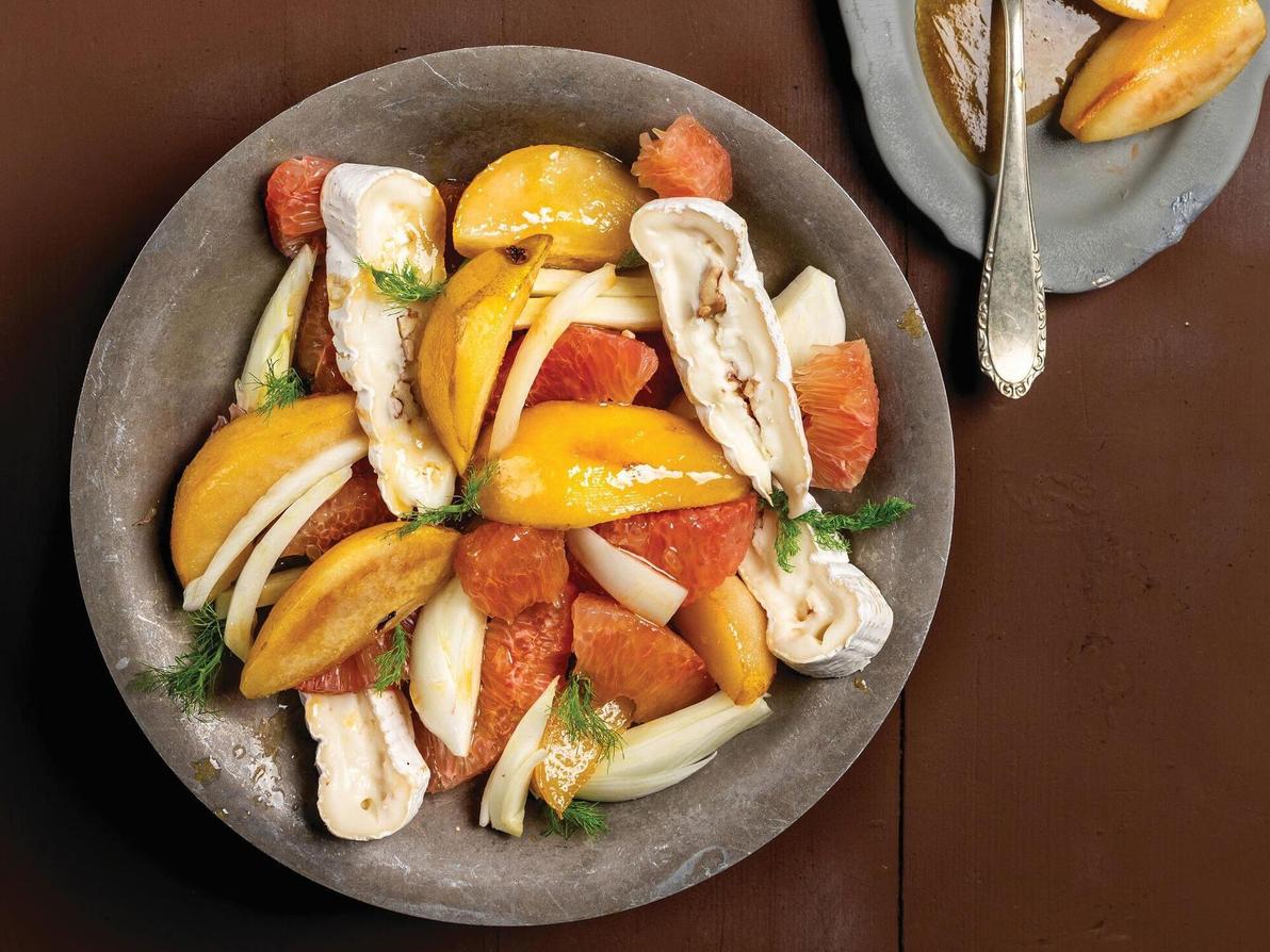 סלט אגסים עם שומר ואשכולית אדומה