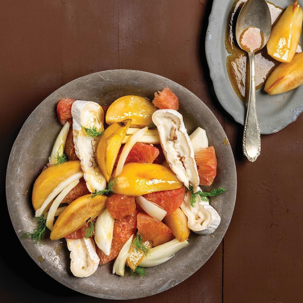 סלט אגסים עם שומר ואשכולית אדומה (צילום: שרית גופן, סגנון: עמית דונסקוי) סלט אגסים עם שומר ואשכולית אדומה