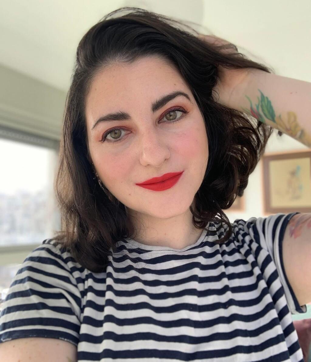 תזרקי אותו! לובה שרגא על טרנד ה-project pan