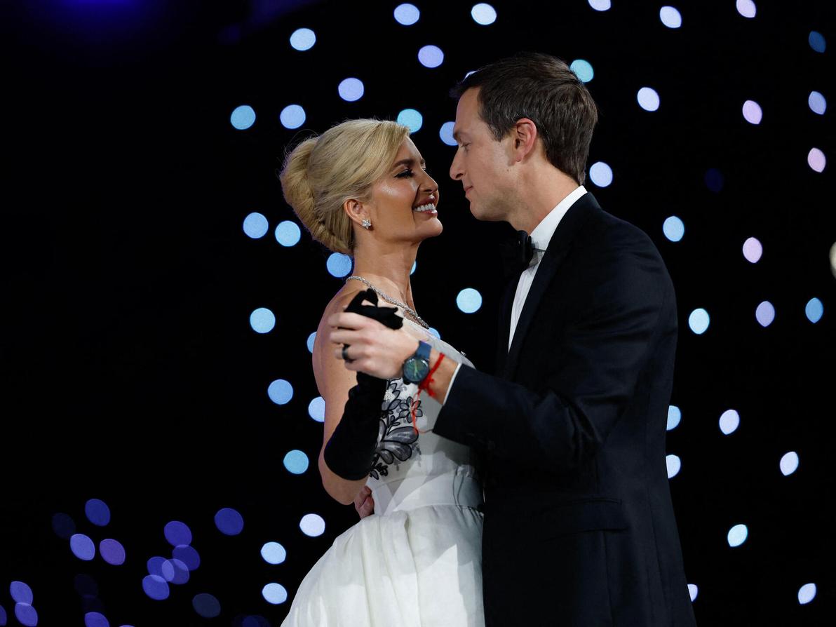 איוונקה טראמפ וג'ארד קושנר בנשף ההשבעה (צילום: Anna Moneymaker/Getty Images/AFP) איוונקה טראמפ וג'ארד קושנר בנשף ההשבעה, 2025