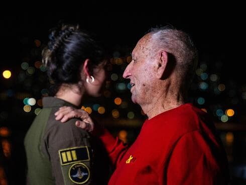 טומי שחם ונכדתו, סרן ע'.  "לתת עדות על ספינת קרב שהגיעה מגרמניה זו סגירת מעגל מדהימה"