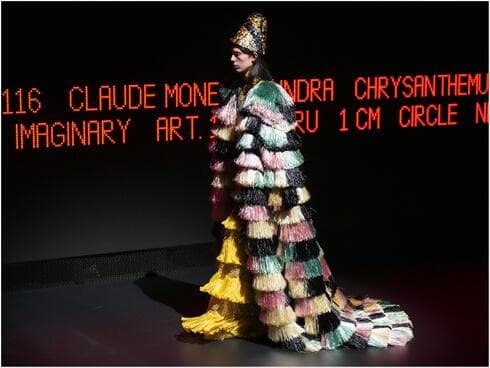 הכרטיס החם של השבוע: המעצב אלסנדרו מיקלה הציג קולקציית הוט קוטור ראשונה בעיצובו אי פעם לבית ולנטינו הכרטיס החם של השבוע: המעצב אלסנדרו מיקלה הציג קולקציית הוט קוטור ראשונה בעיצובו אי פעם לבית ולנטינו