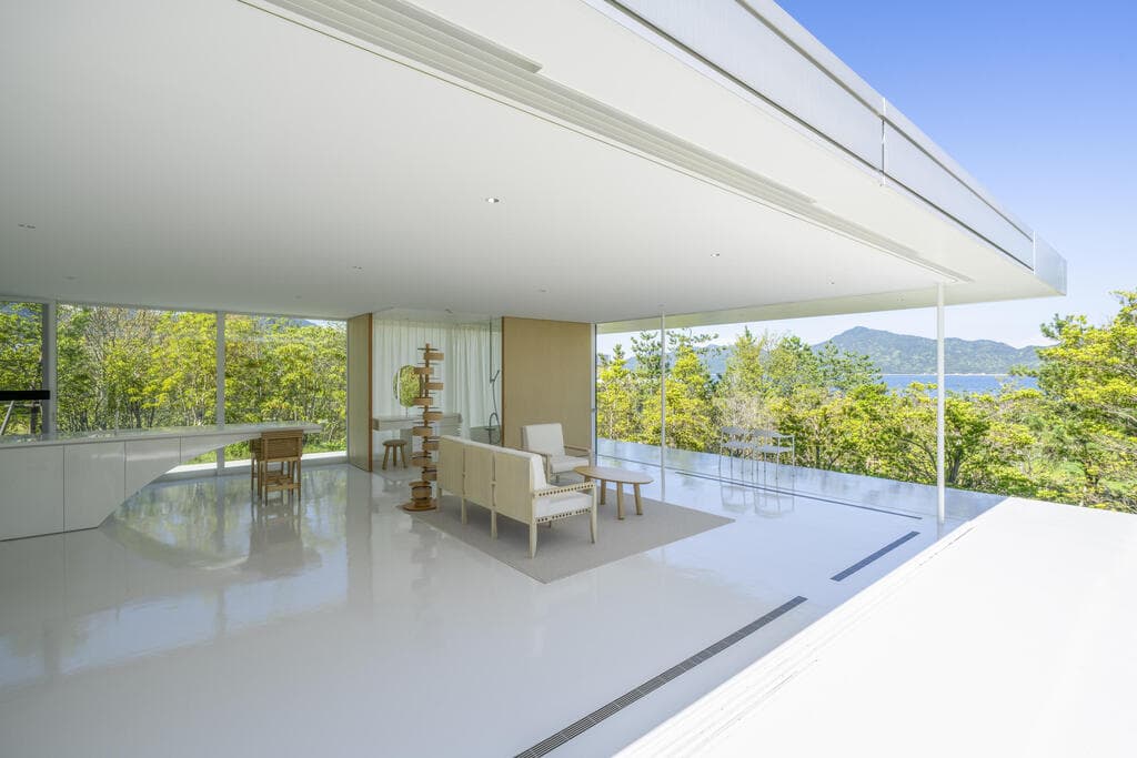 ללא קירות חיצוניים. Simose Art Garden Villa - Wall ness House (צילום: Simose) Simose Art Garden Villa - Wall ness House