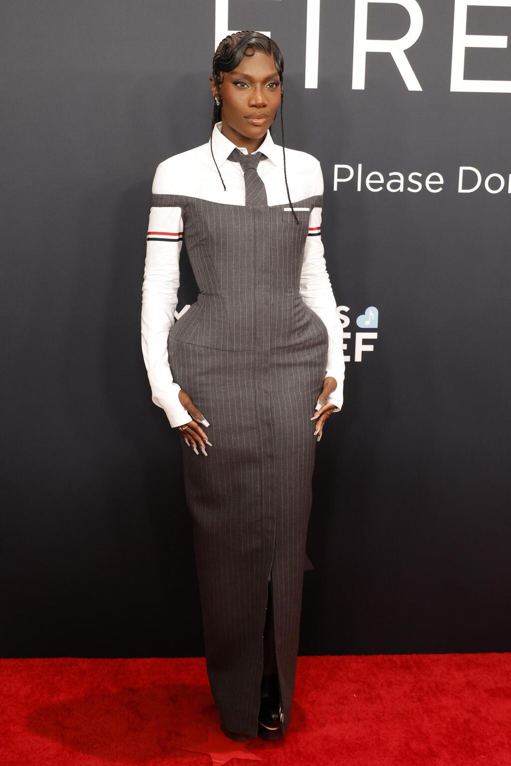 דואצ'י במערכת לבוש בעיצוב תום בראון (צילום: Frazer Harrison/Getty Images) דואצ'י בטקס הגראמי, 2025