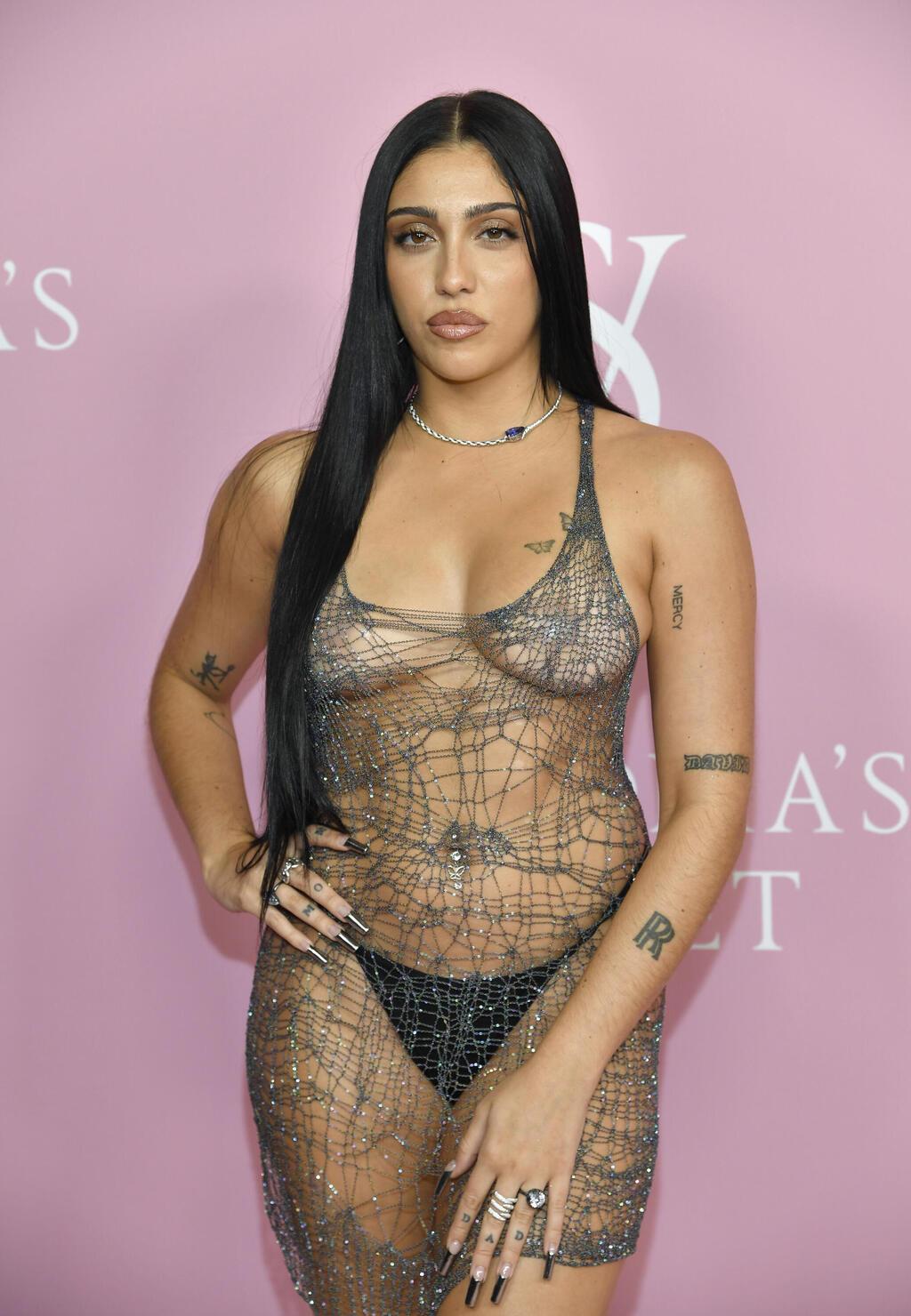 התחנכה על ברכי הפרובוקציה והעירום. לורדס ליאון באירוע של ויקטוריה'ס סיקרט, 2023 (צילום: Evan Agostini/Invision/AP) לורדס ליאון באירוע של ויקטוריה'ס סיקרט, 2023