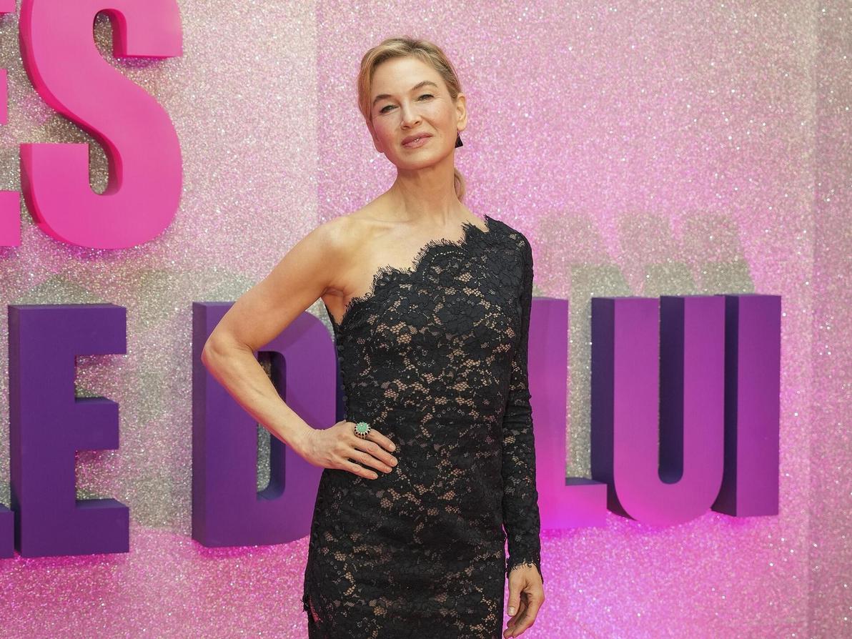 רנה זלווגר בהקרנה של "ברידג'ט ג'ונס: חוזרת לשוק" בפריז, 2025