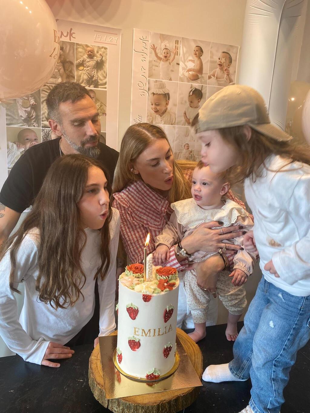 אמיליה קפילוטו חוגגת שנה. "עכשיו חשוב לי יותר שהילדים ישמחו מדברים קטנים" (צילום: אלבום פרטי) אמיליה קפילוטו