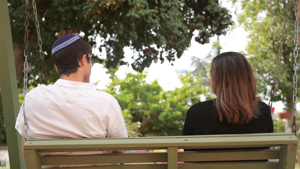מתוך הסרט "צנועים"