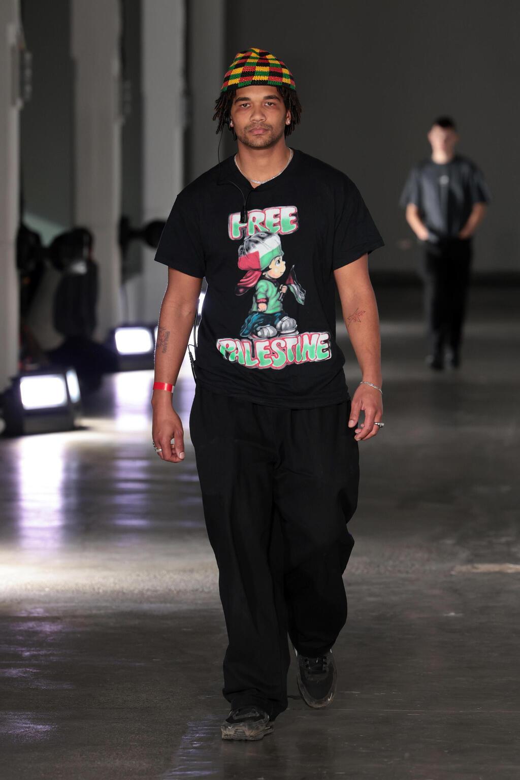 התצוגה של המיזם Fashion East בשבוע האופנה בלונדון (צילום: Shane Anthony Sinclair/Getty Images) פאשן איסט, תצוגת סתיו-חורף 2025-26 בשבוע האופנה בלונדון