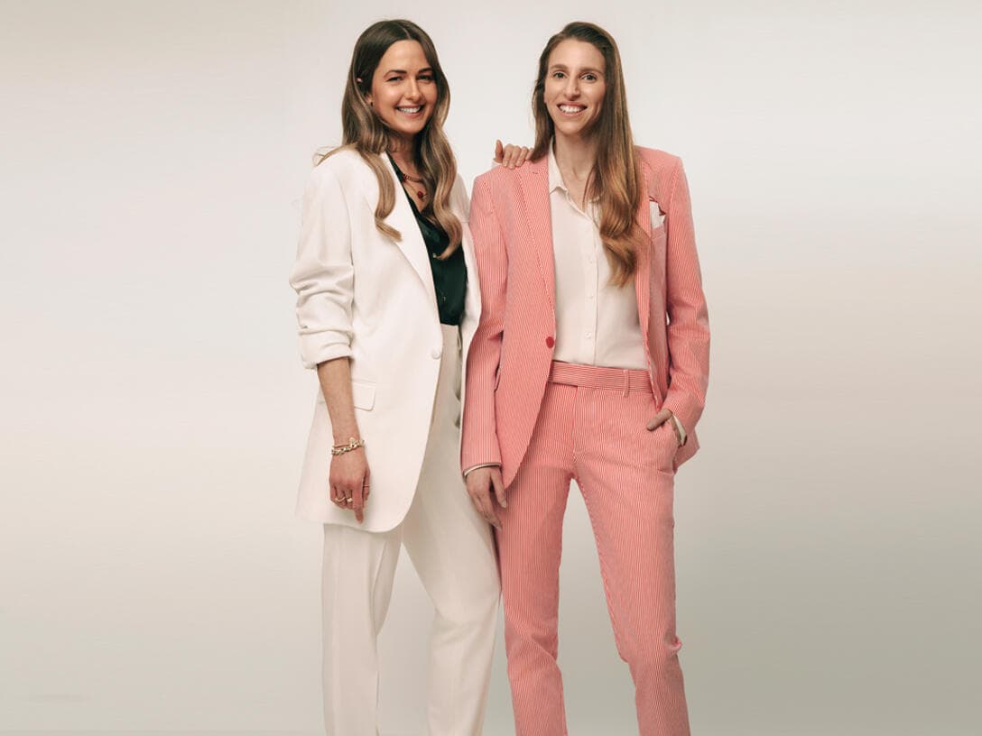 מימין: יסמין כץ ורעות מזרחי.  "חריצות, רצון ללמוד והגדלת ראש”