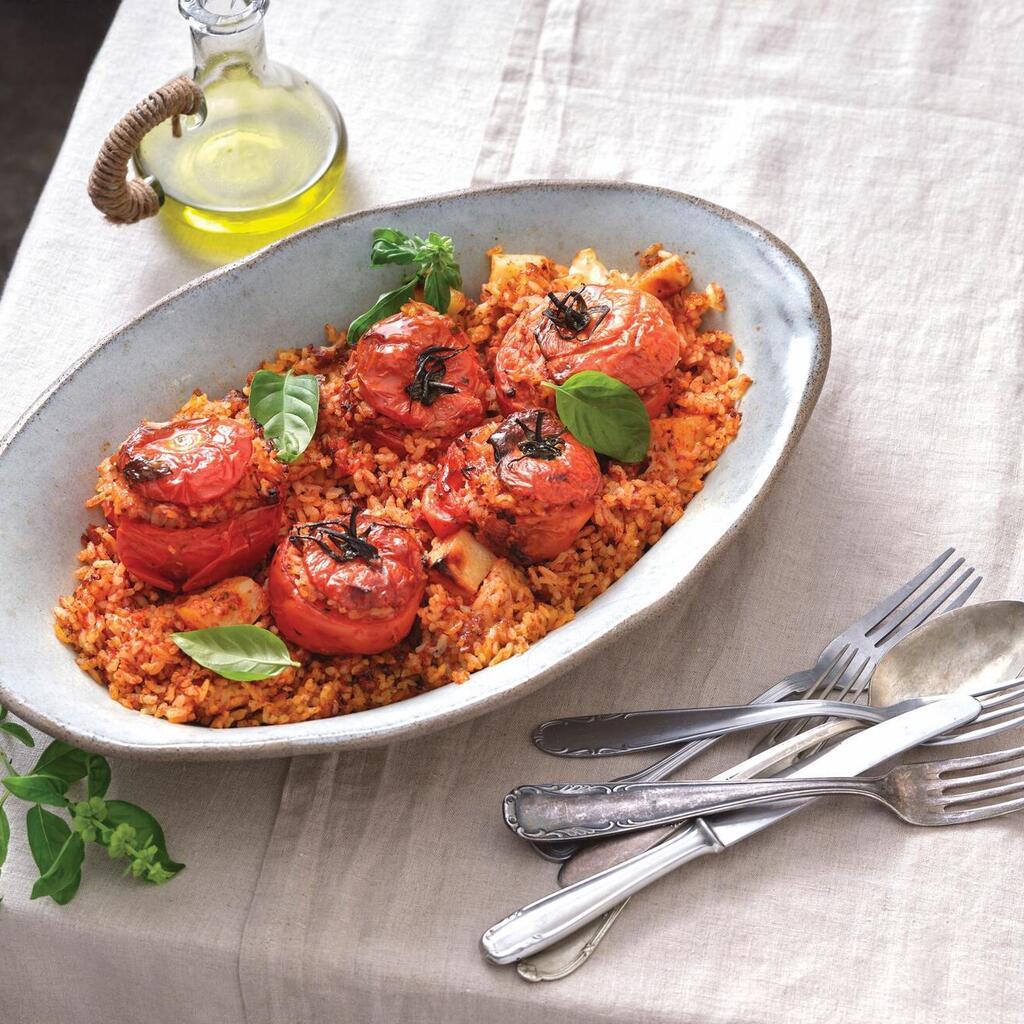 אוכל של פיקניק: עגבניות ממולאות אורז