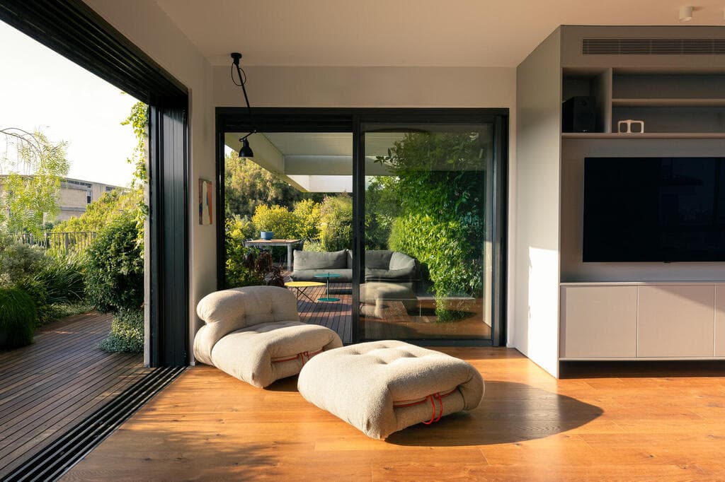 רכשו את הדירה "על הנייר" מה שאפשר לבצע שינויים תכנוניים (צילום: טל ניסים) פנטהאוז בתל אביב, עיצוב: דודי אוחיון