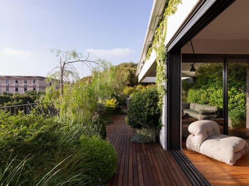 115 מ"ר של מרפסות מקיפות דירה בשטח של 180 מ"ר במרכז תל אביב 115 מ"ר של מרפסות מקיפות דירה בשטח של 180 מ"ר במרכז תל אביב