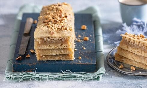 עוגת שכבות פטנט עם תפוחים