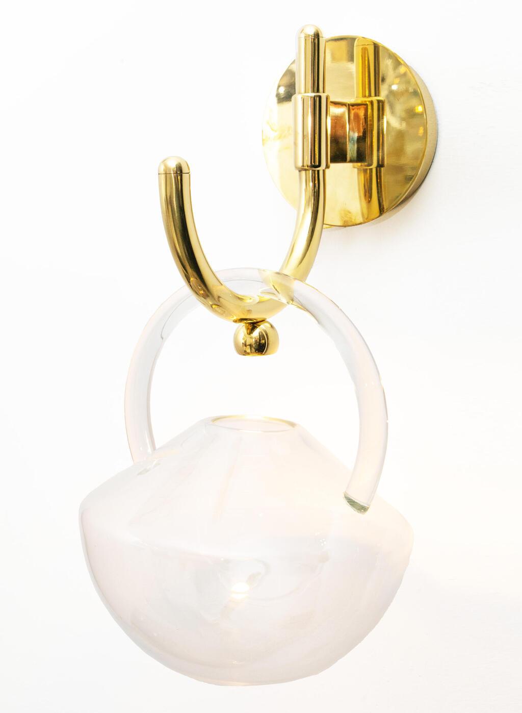 הכלי מתמלא באור (צילום: גיא אייזנר) בר רוזנברג, משפעינית רשת שמעצבת את ביתה