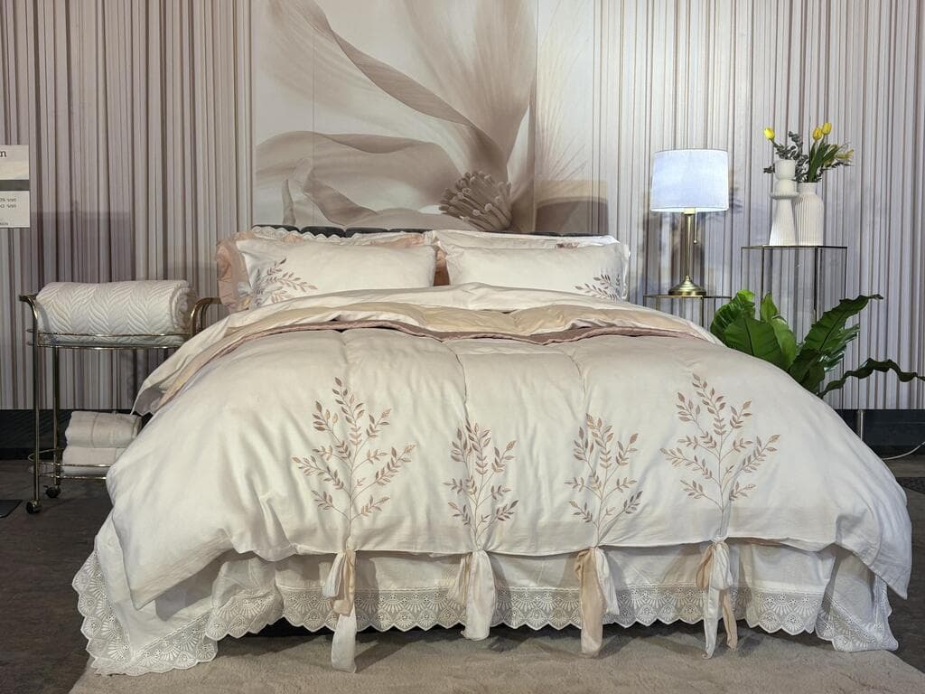 צבעים בהירים, פרחים עדינים וסיומת כפרית רכה. ורדינון 2025 (צילום: יוליה פריליק-ניב) השקה של קולקציות ורדינון ונעמן, לקראת פסח 2025