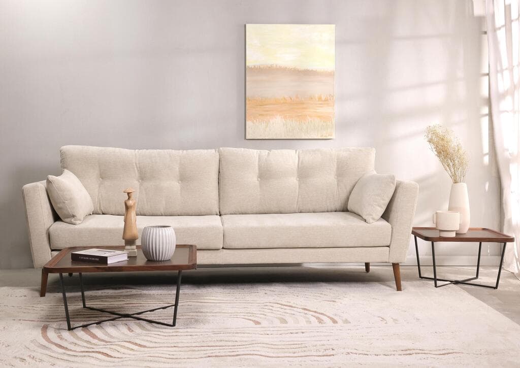 ספה דגם ברנדה: 5,313 שקל, שולחן סלון דגם אלקסיס גדול: 2,443 שקל, שולחן קטן: 1,743 שקל (צילום: מנחם עוז) ביתילי