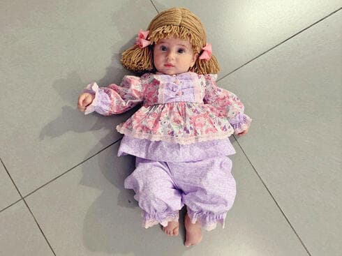 גאלה זינגר בגיל שבעה חודשים  מחופשת לבובה. "לא יכולתי ללכת איתה ברחוב. כל שני צעדים עצרו אותי"