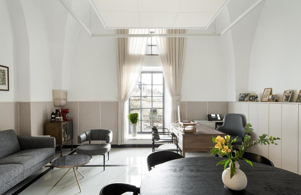 המשרדים של הרשות לפיתוח ירושלים (הרל"י), תכנון: האדריכלים תמי אולך לרר ונתי אולך ונעה שרטר