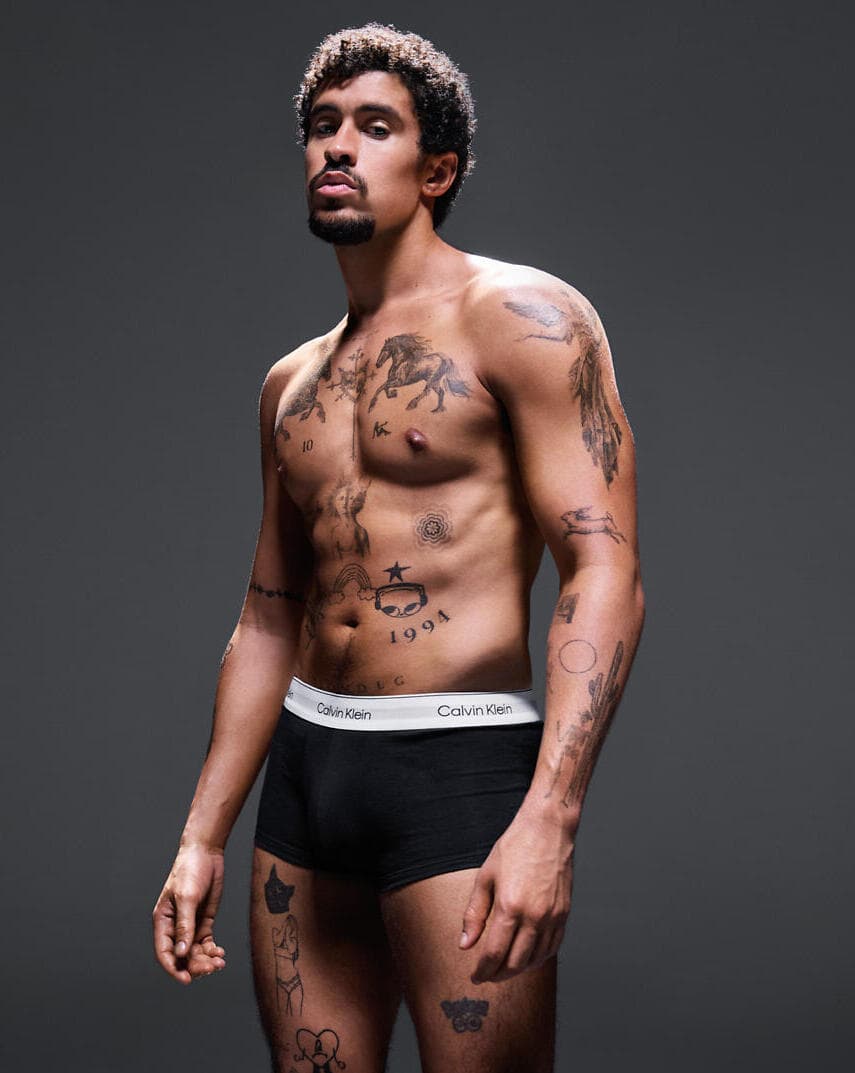 באד באני בקמפיין לקלווין קליין, אביב-קיץ 2025