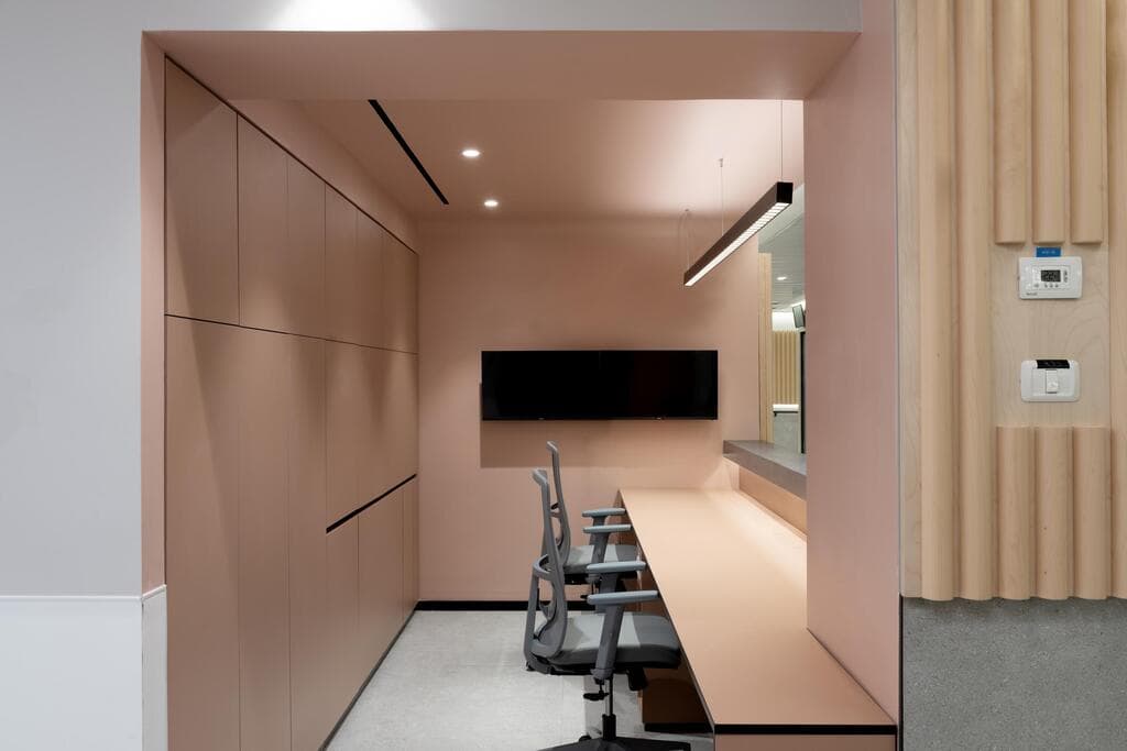 דלפק הקבלה (צילום: גדעון לוין) חדר לידה רמב"ם