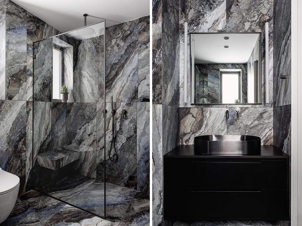 חדר הרחצה הדרמטי (צילום: איתי בנית) הדירה הנועזת בקומה 3, עיצוב: אפרת וינרב