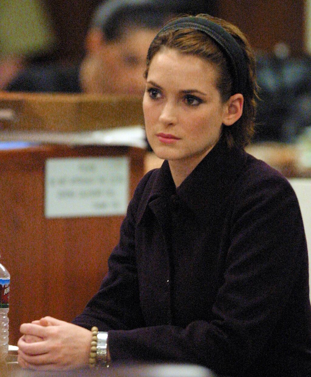 וינונה ריידר בבית המשפט, 2002 (צילום: AP Photo/Lee Celano, Pool) וינונה ריידר בבית המשפט, 2002