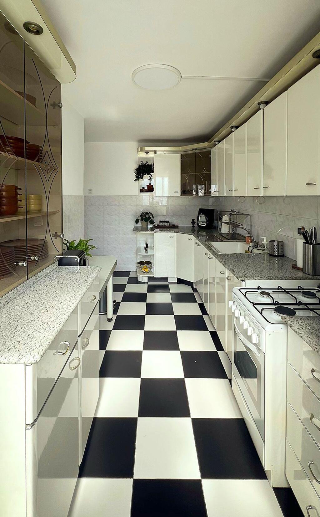 הדירה של עומרי גולדזק