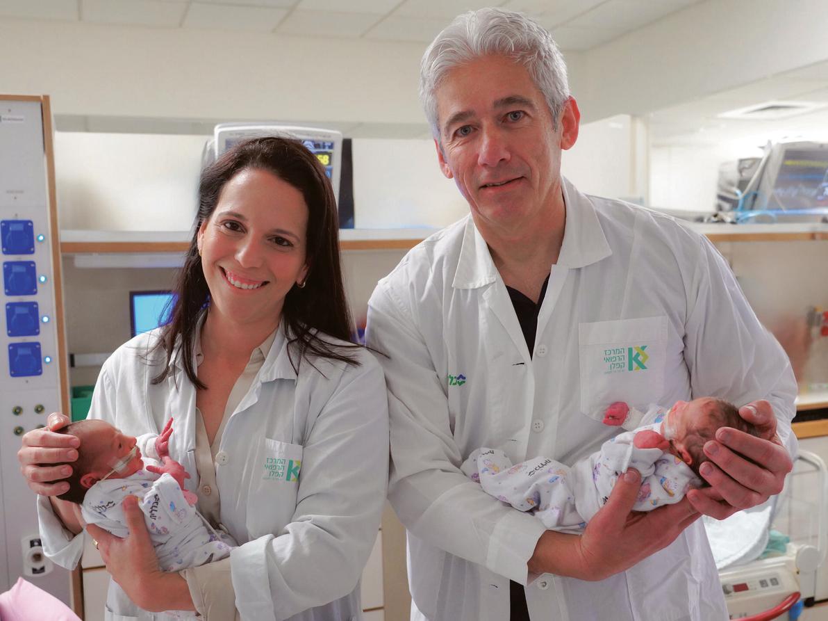 שומרי הראש. מימין: פרופ׳ אדי ויסבוך, מנהל היחידה להיריון בסיכון וד”ר כלנית הרשקוביץ שפורן, מנהלת מחלקת פגים ויילודים