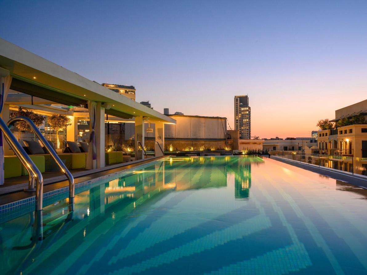 מלון פולי האוס. רופטופ עוצר נשימה