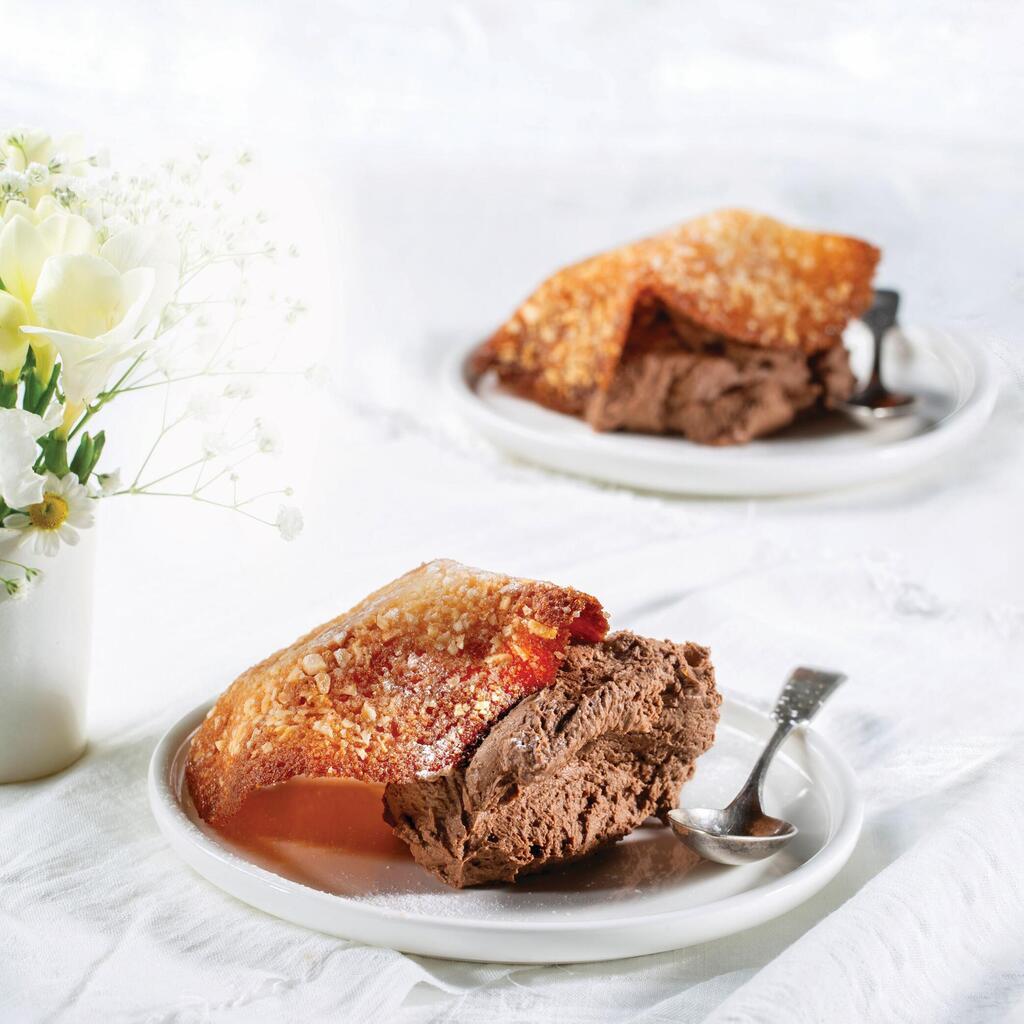 מוס שוקולד עם "קלוש" שקדים