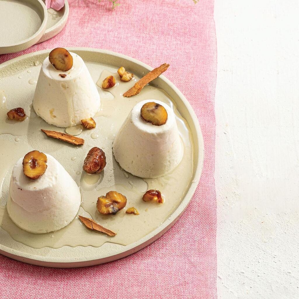 גלידת יוגורט עם ערמונים מסוכרים