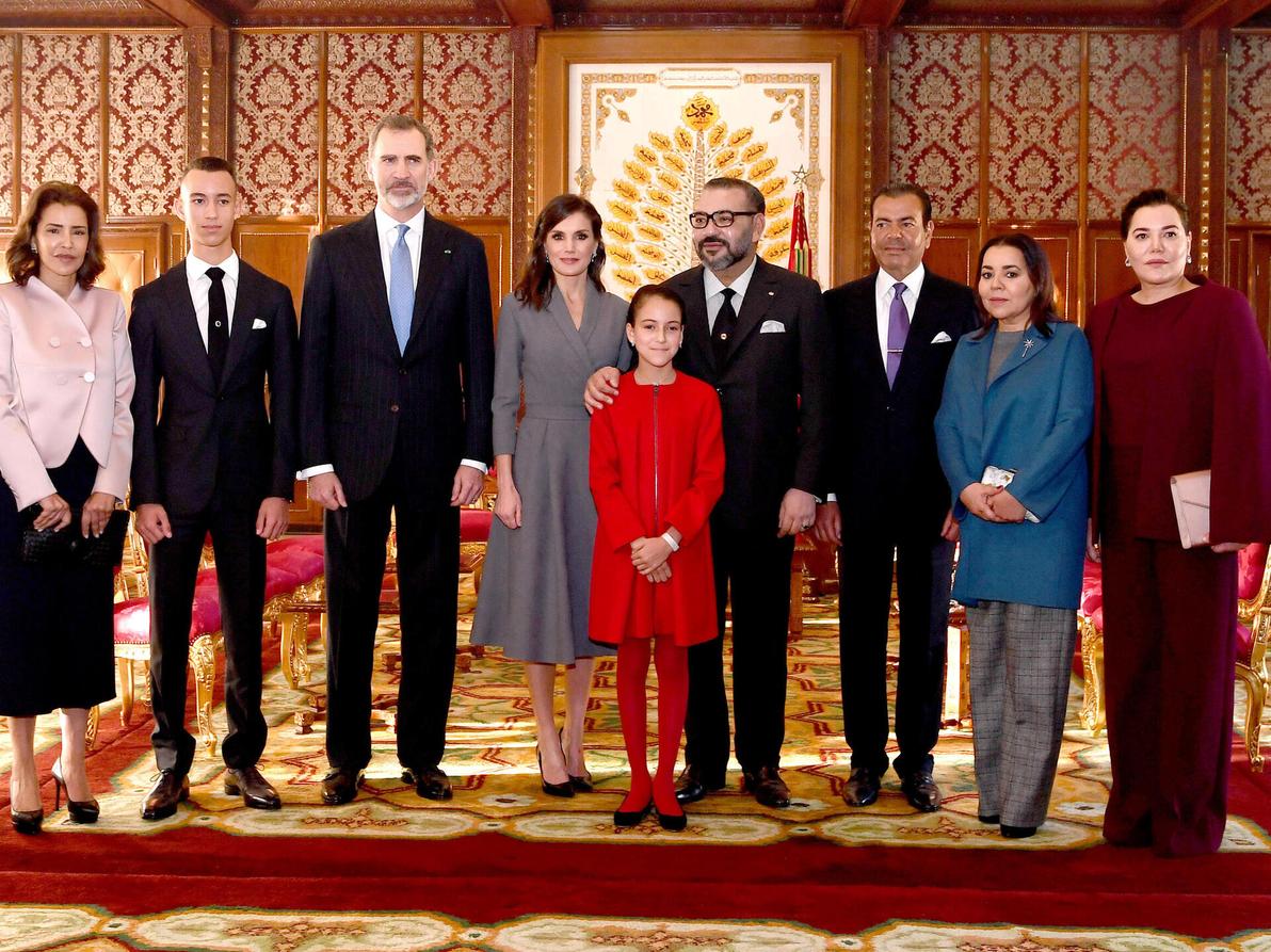 הנסיכה לאלה ח'דיג'ה (במרכז) עם משפחת המלוכה של מרוקו ומשפחת המלוכה של ספרד, 2019