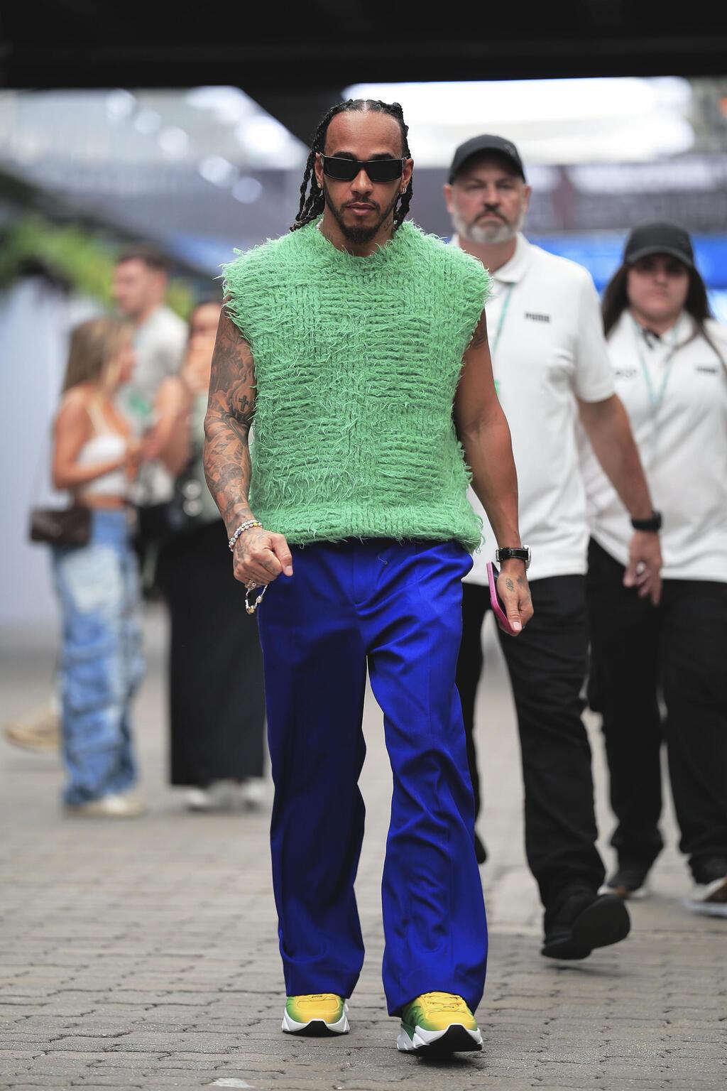 לואיס המילטון מגיע למרוץ של פורמולה 1 בברזיל, 2024