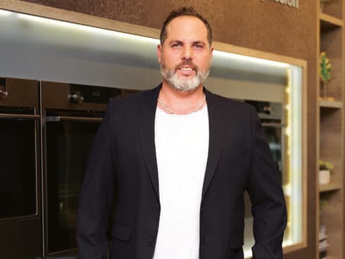 טל אלימלך. בצילום: תנור בנוי פירוליטי של ASKO בגימור פלדה שחורה 60 ס”מ טל אלימלך. בצילום: תנור בנוי פירוליטי של ASKO בגימור פלדה שחורה 60 ס”מ