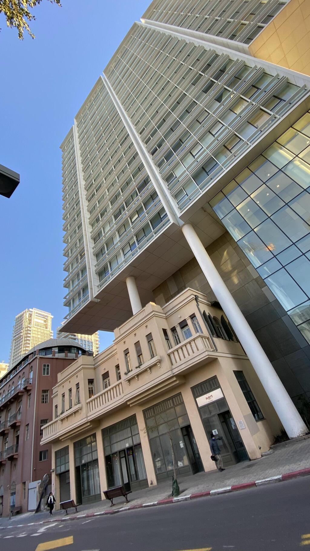 יש גישות שונות לשימור וזה לא או הכול או כלום. בית אדלר, תל אביב (צילום: ירמי הופמן) בית אדלר, תל אביב