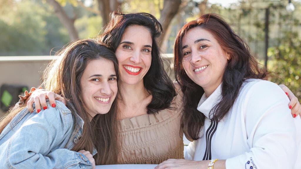  האחיות פת