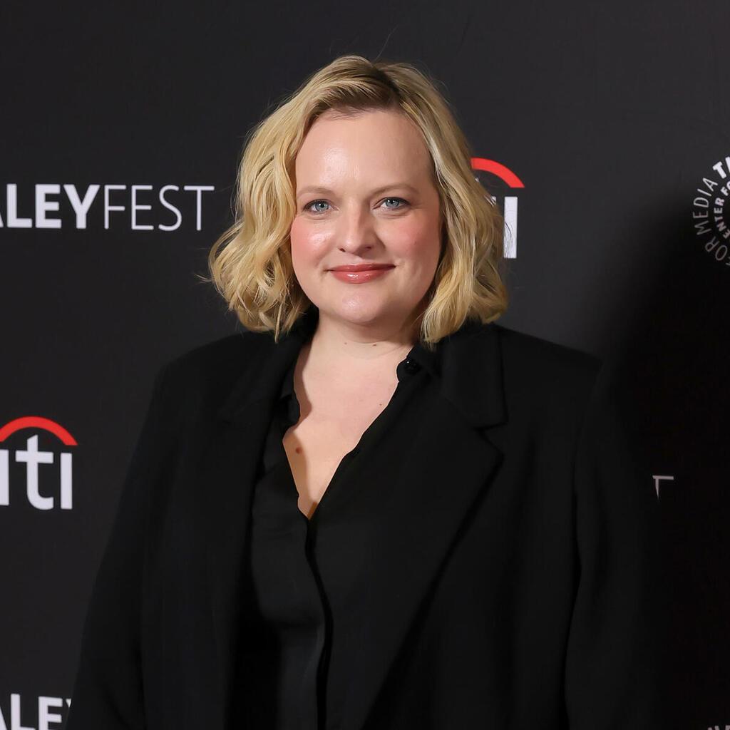 אליזבת' מוס (צילום: Gettyimages IL/Kevin Winter) אליזבת' מוס