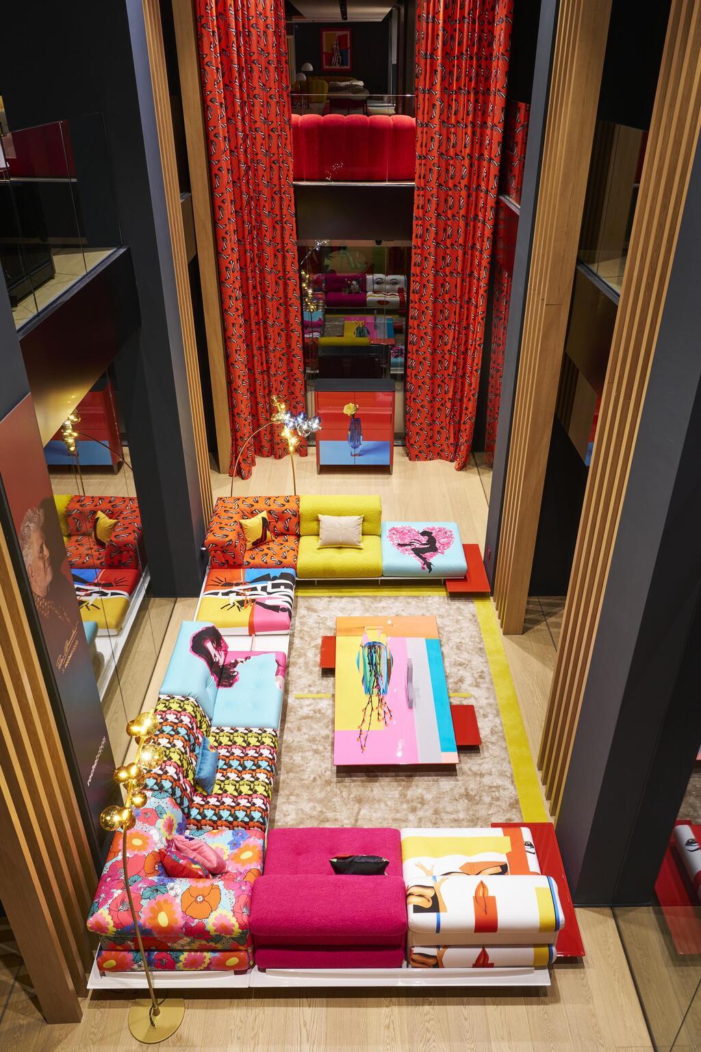 Roche Bobois X  Pedro Almodóvar_Milan 2025 _להשיג בפיטרו הכט