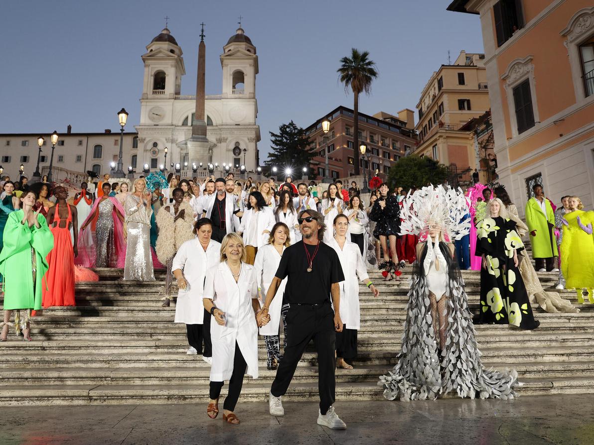 פייר פאולו פיצ'ולי בתצוגת הוט קוטור של ולנטינו לסתיו-חורף 2022-23 (צילום: Vittorio Zunino Celotto/Getty Images) פייר פאולו פיצ'ולי בתצוגת הוט קוטור של ולנטינו לסתיו-חורף 2022-23